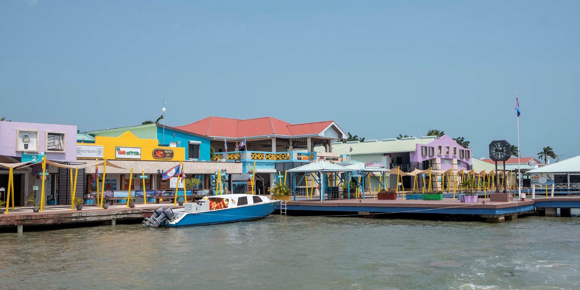 Besøk butikkene i fargerike Belize City