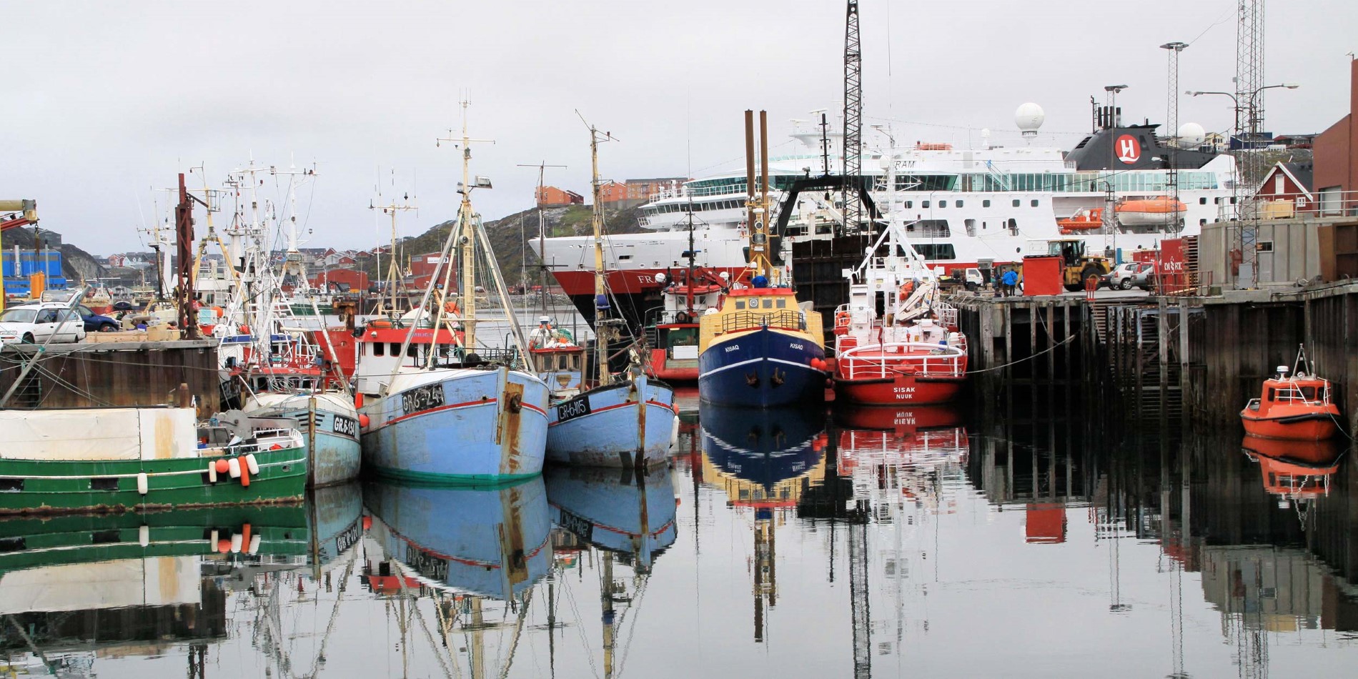 Hurtigruten i havnen Nuuk