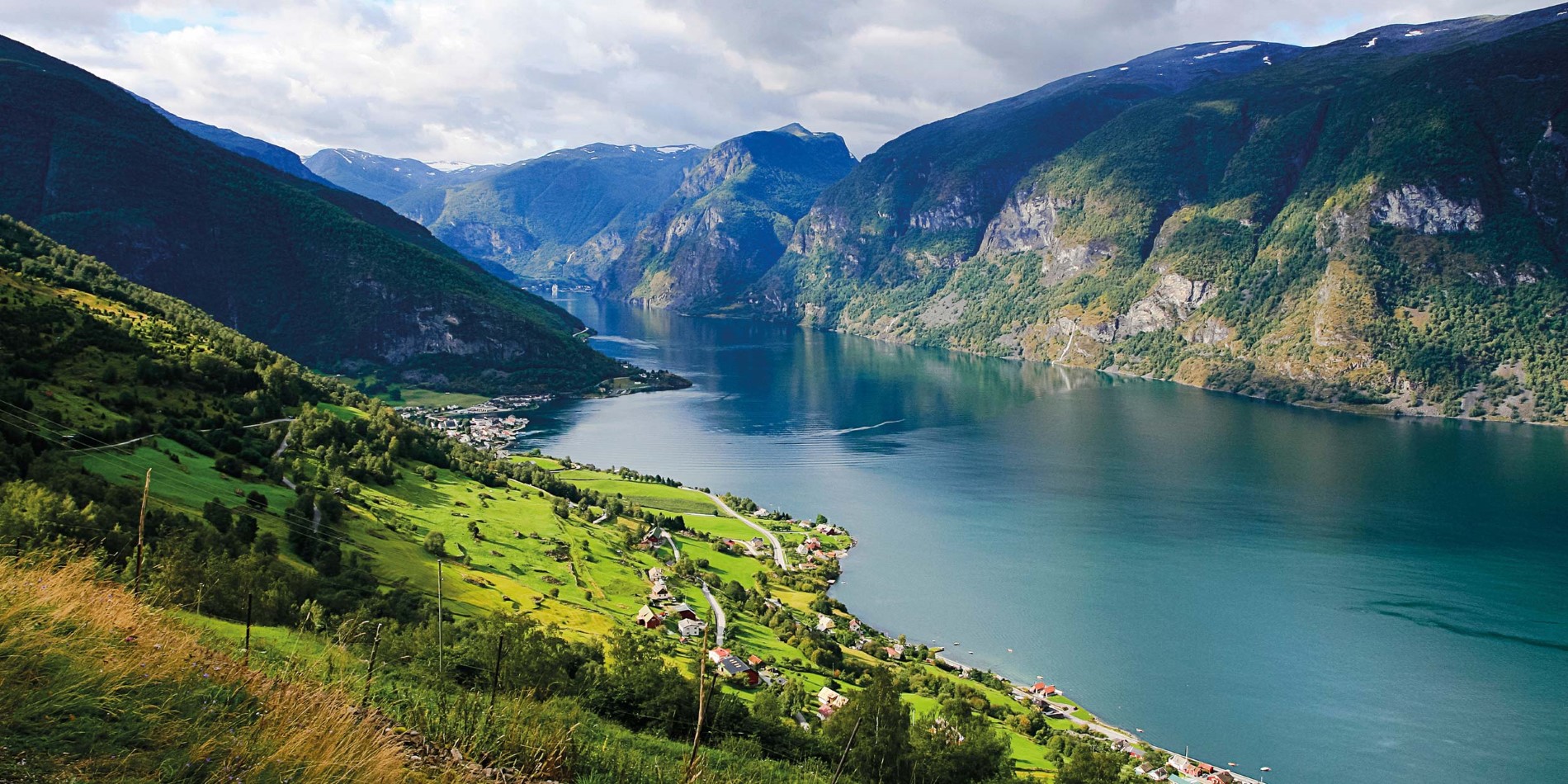 Sognefjorden er den lengste og dypeste fjorden i Norge