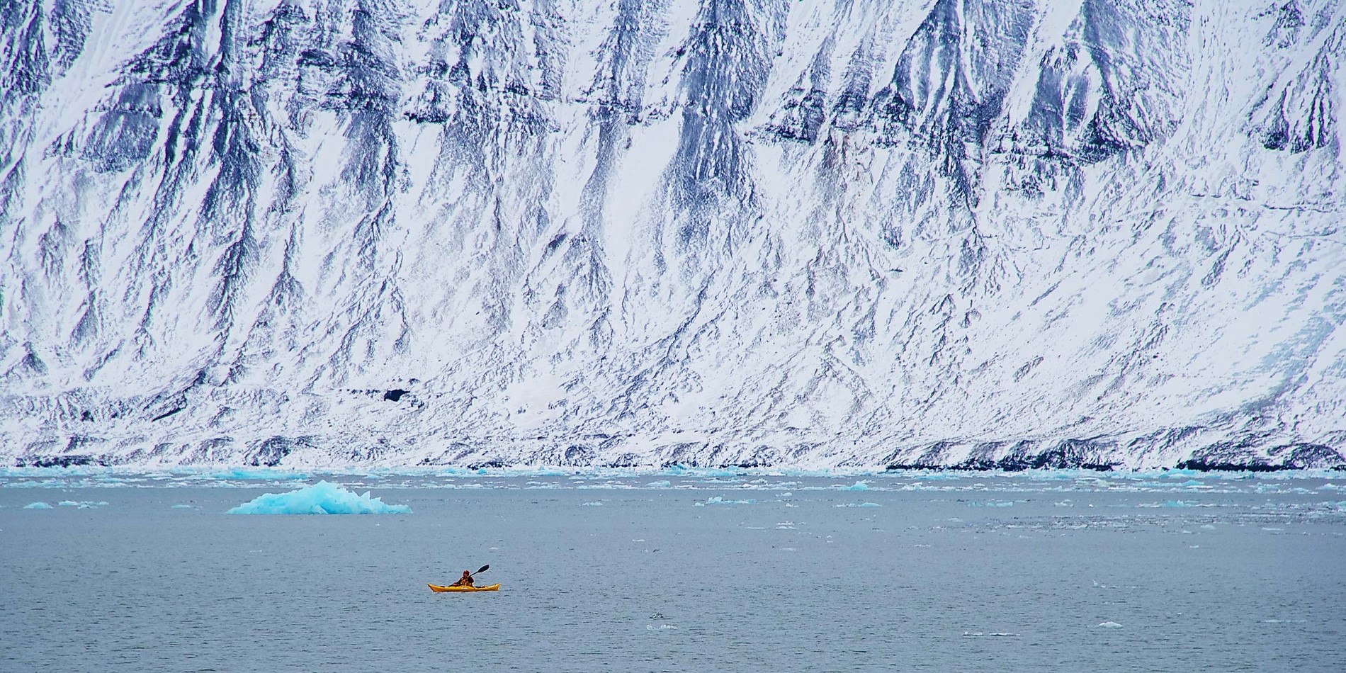 Utforsk det arktiske vannet fra en kajakk