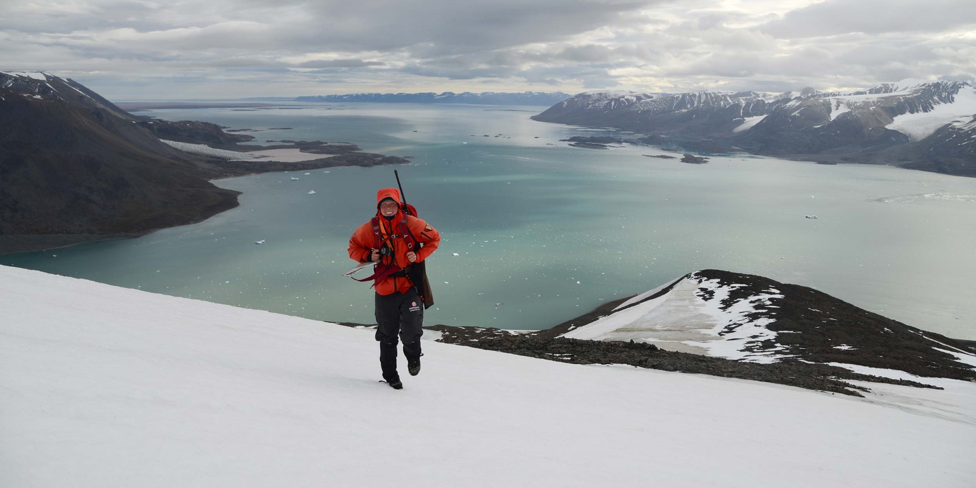 De bratte fjellene, de lange fjordene og den arktiske naturen gjør Spitsbergen til et eksotisk eventyr