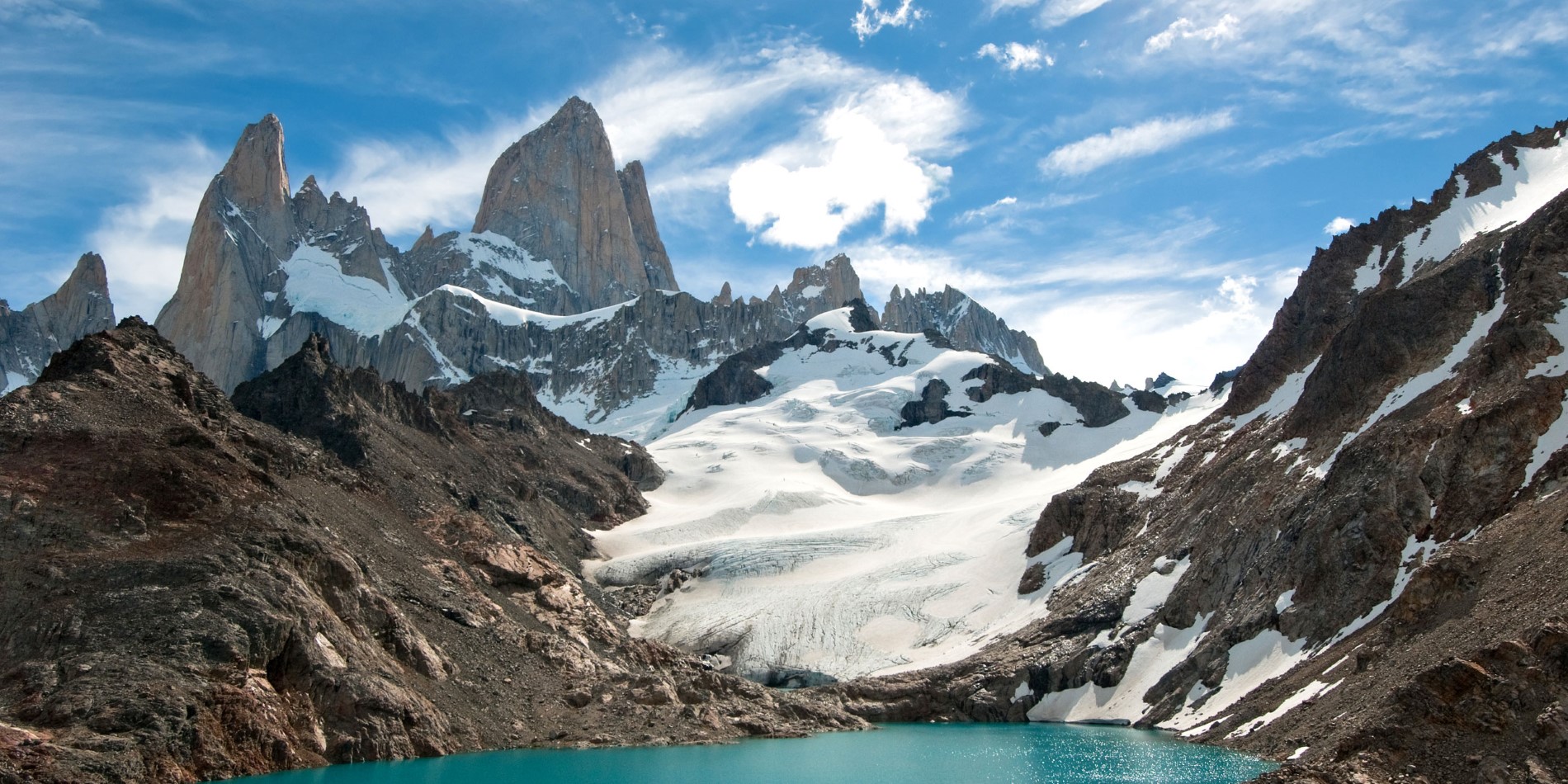 Monte Fitz Roy ligger i nærheten av El Chaltén landsby på grensen mellom Argentina og Chile